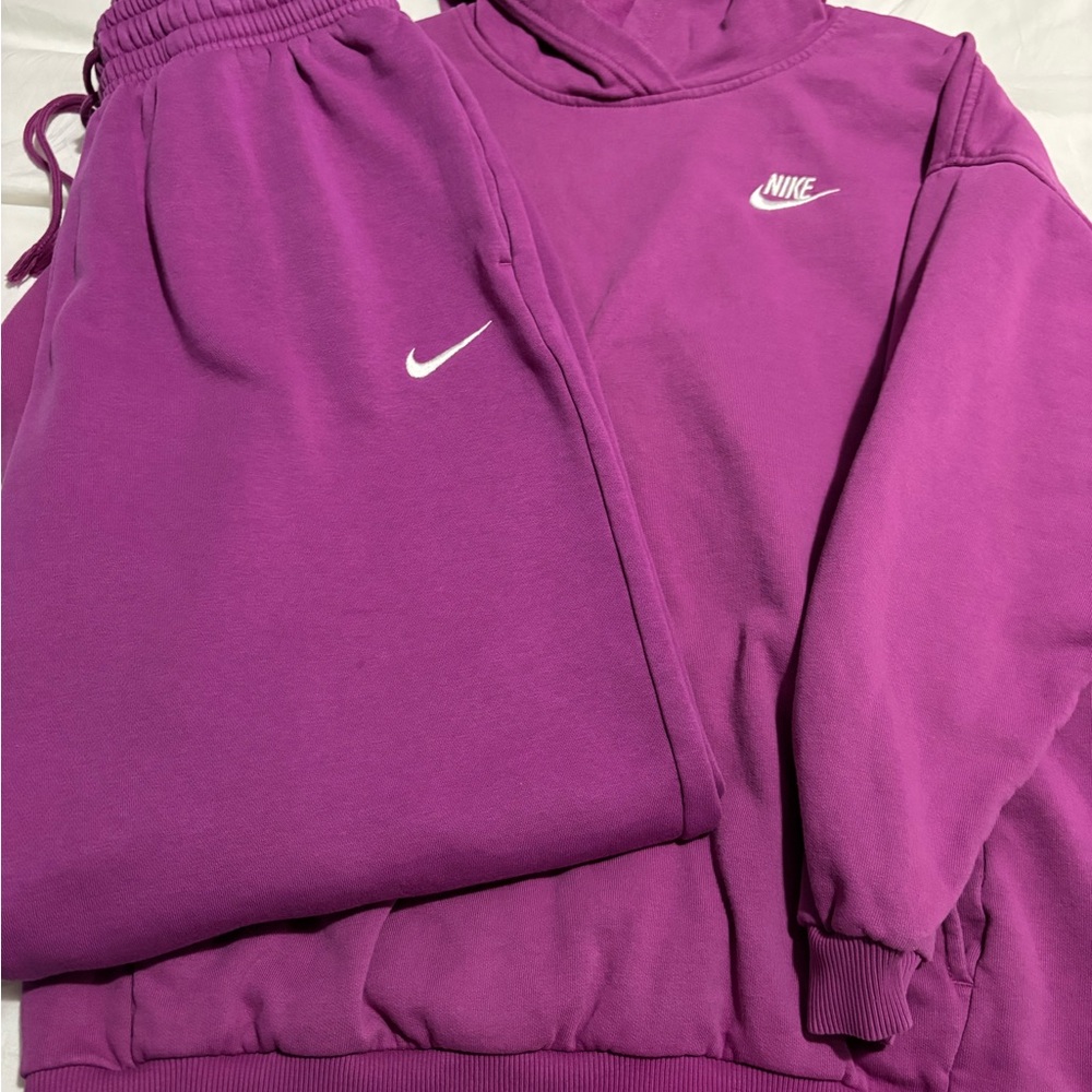 2 PC Nike Purple Hoodie & Sweatpants Set